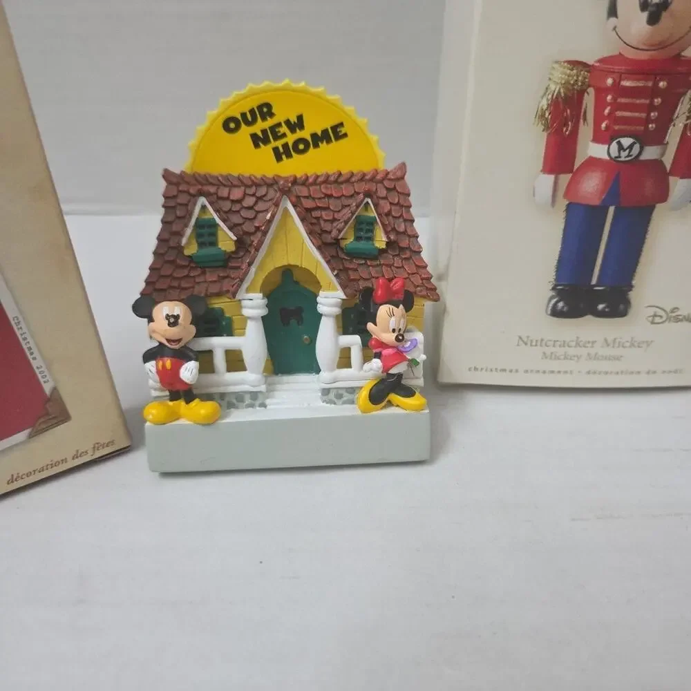 Lot Of 5 Hallmark Disney Collectors Ornaments Mickey Minnie Hunchback 1990-2000